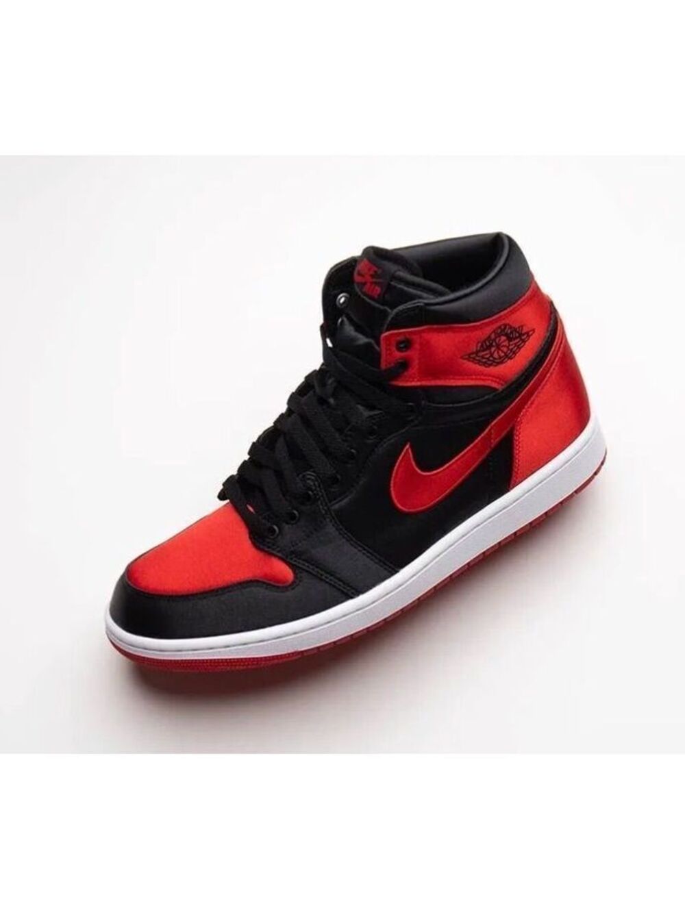 Women Air Jordan 1 High OG Satin Bred W-6.5